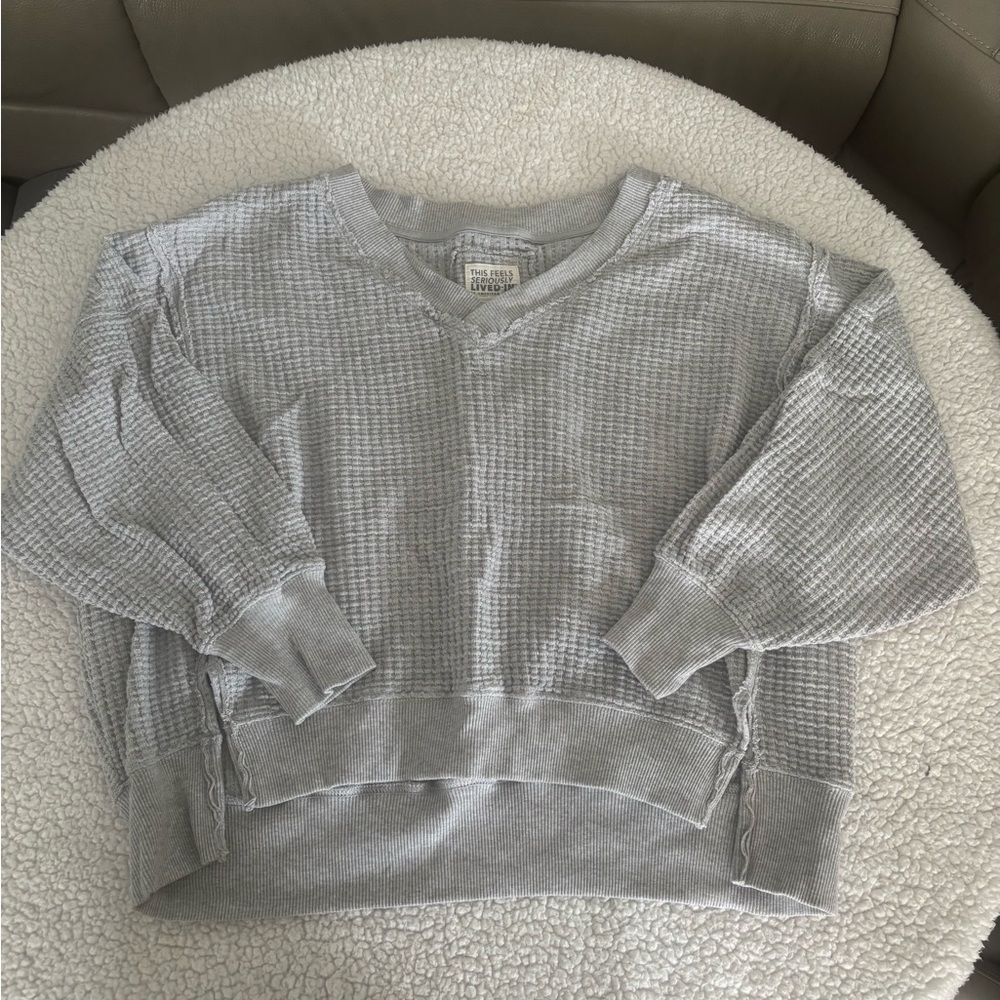 American Eagle Outfitters Light Gray V-Neck Over-sized Sweater